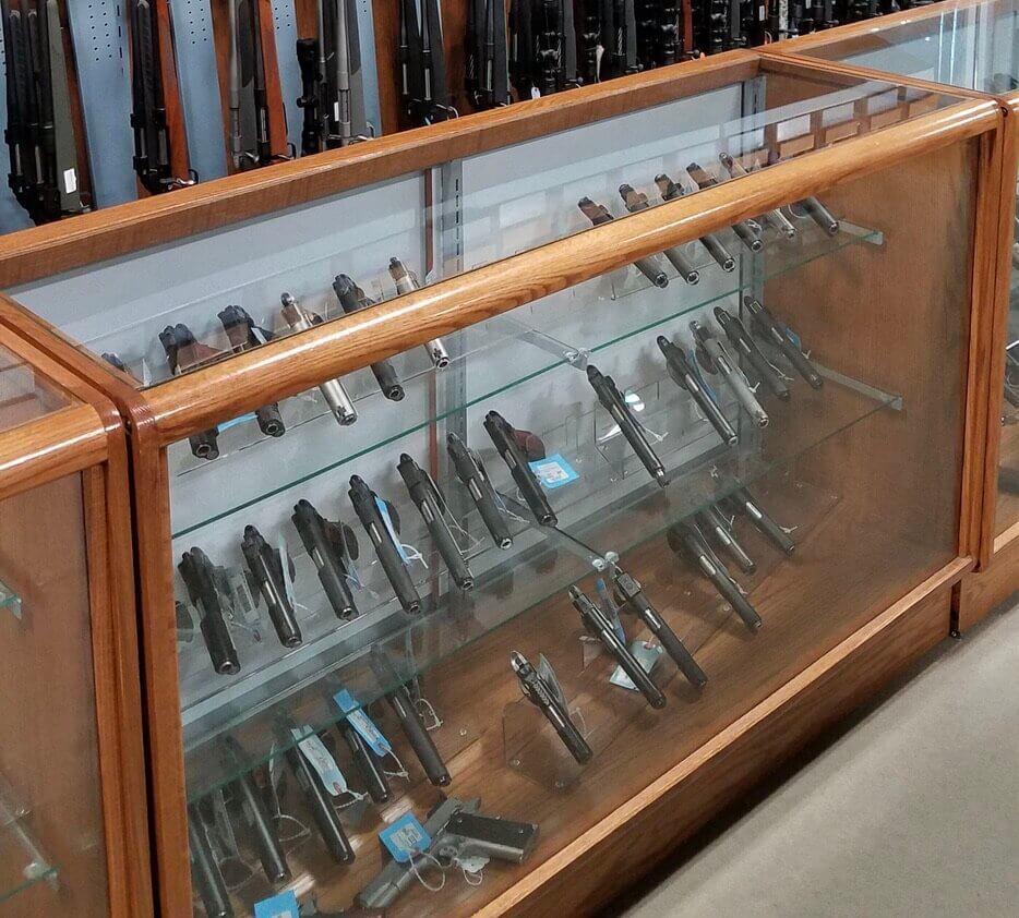 Commercial+gun+cabinet+countertop+with+glass+shelves